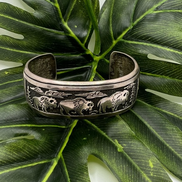 Sterling silver cuff bracelet by Thomas singer with buffalo navajo 43.19 grams - Picture 2 of 13